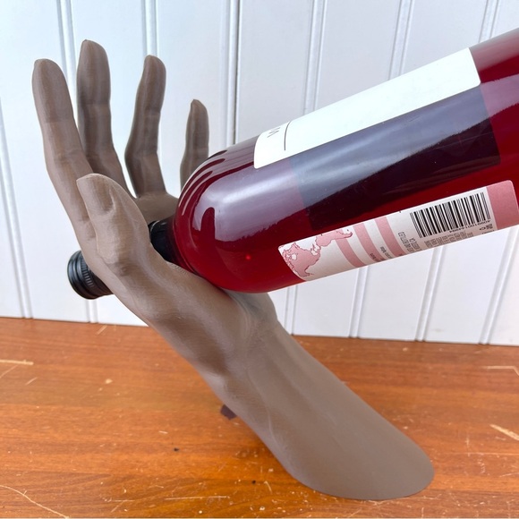 VinoGrace, Hand Sculpture Wine Bottle Holder,Cantilever Bottle Holder - Picture 2 of 10